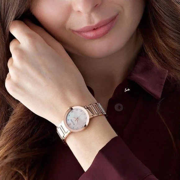 ***NEW*** Bulova Modern Quartz Diamond Mother of Pearl Dial Ladies Watch - Picture 11 of 11